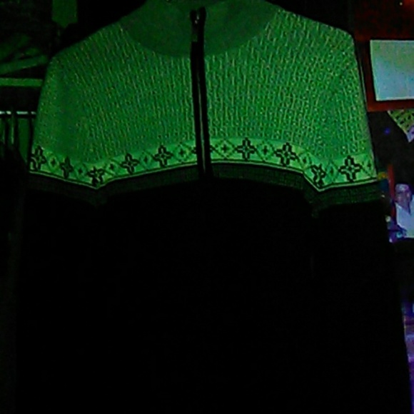 Sweater - Picture 1 of 2